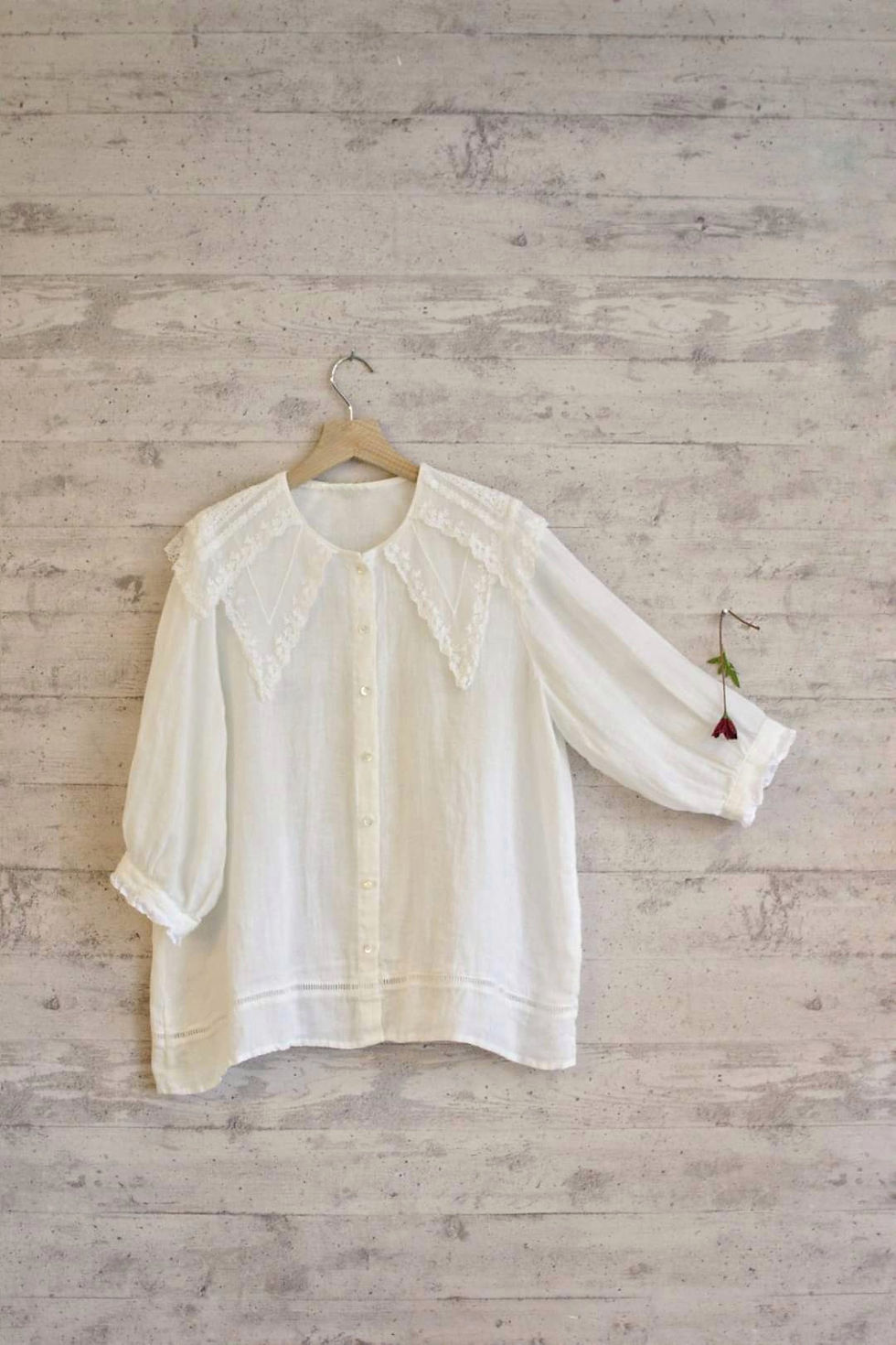 Thumbnail: JAZLYN EMBROIDERED LINEN SHIRT