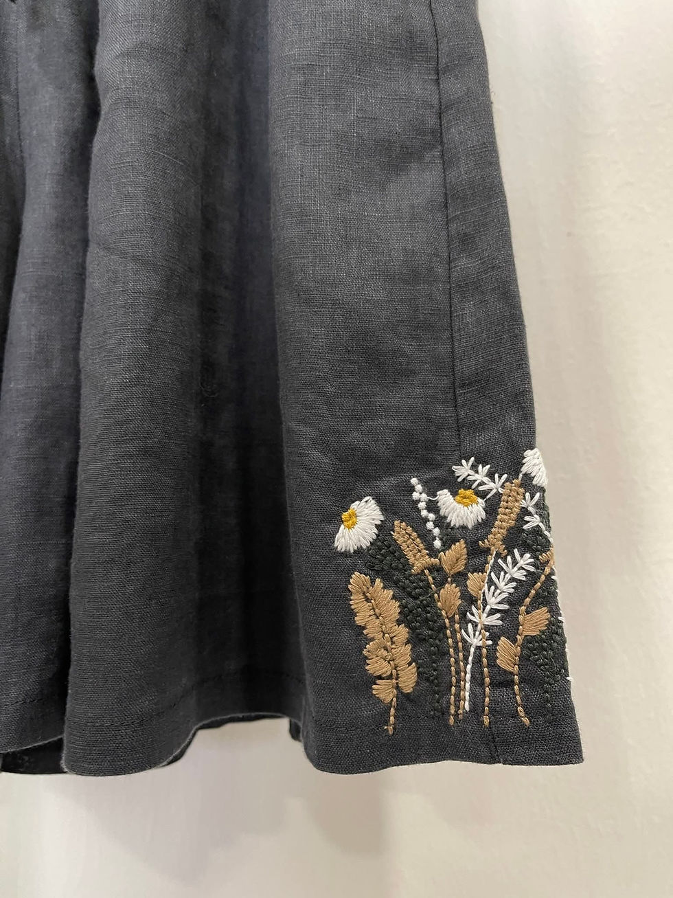 Thumbnail: RENEE LINEN SHORTS 