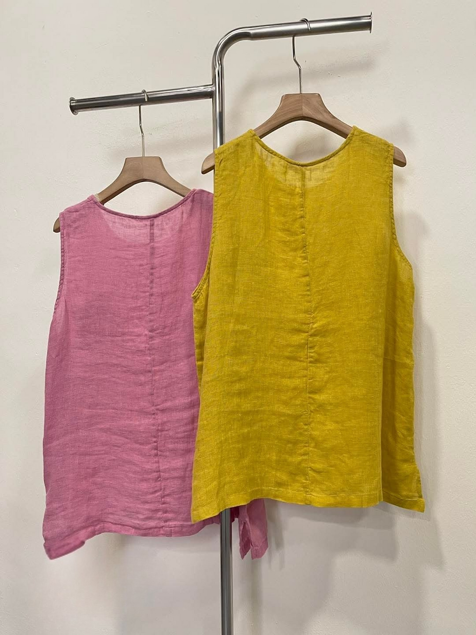 Thumbnail: AYLIN LINEN TOP