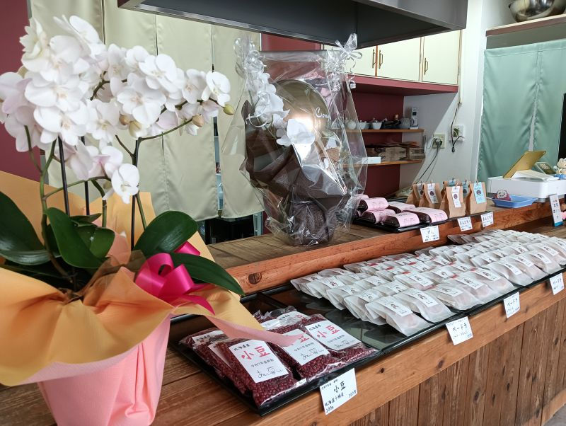 店内。これがテイクアウトスペースになります。