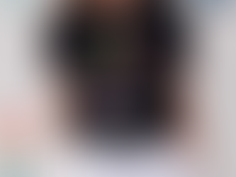 Official The Grinch Hand holding Breast Cancer the Grinch stole my boobs Merry Christmas 2024 Gift shirt