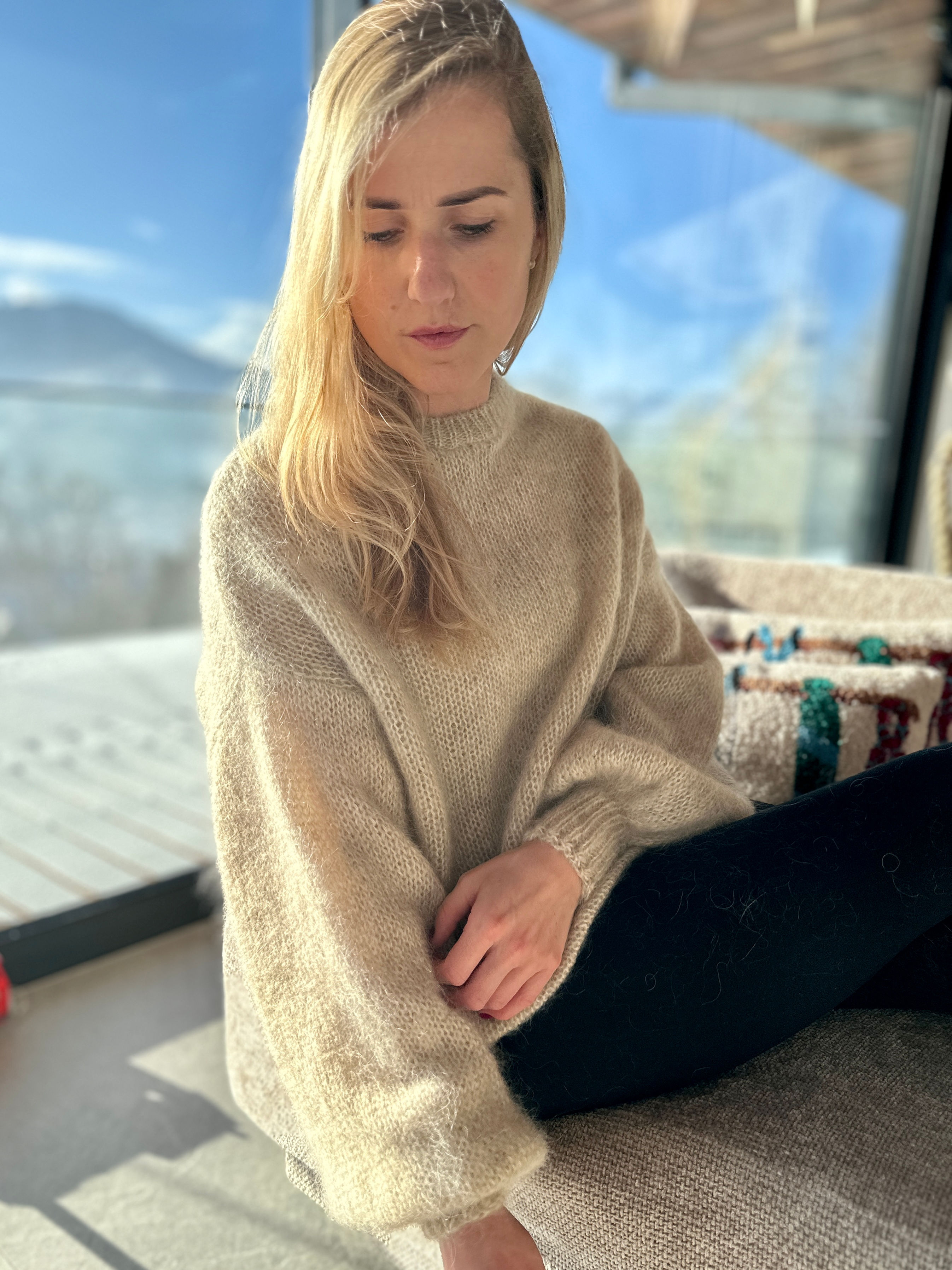 MOHEROWY SWETER Z SZEROKIM RĘKAWEM