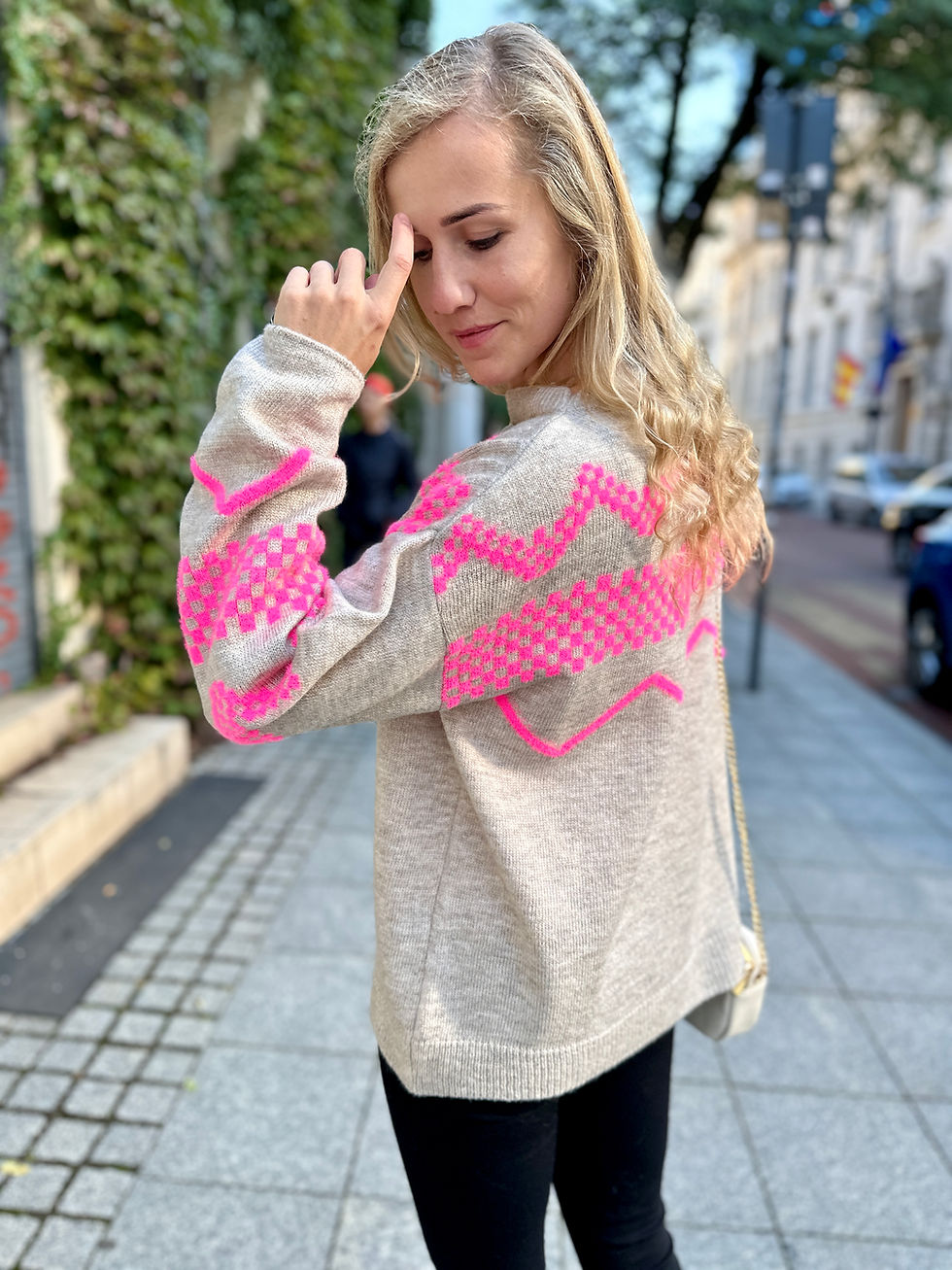 Miniatura: 661 SWETER DAMSKI W SZACHOWNICĘ