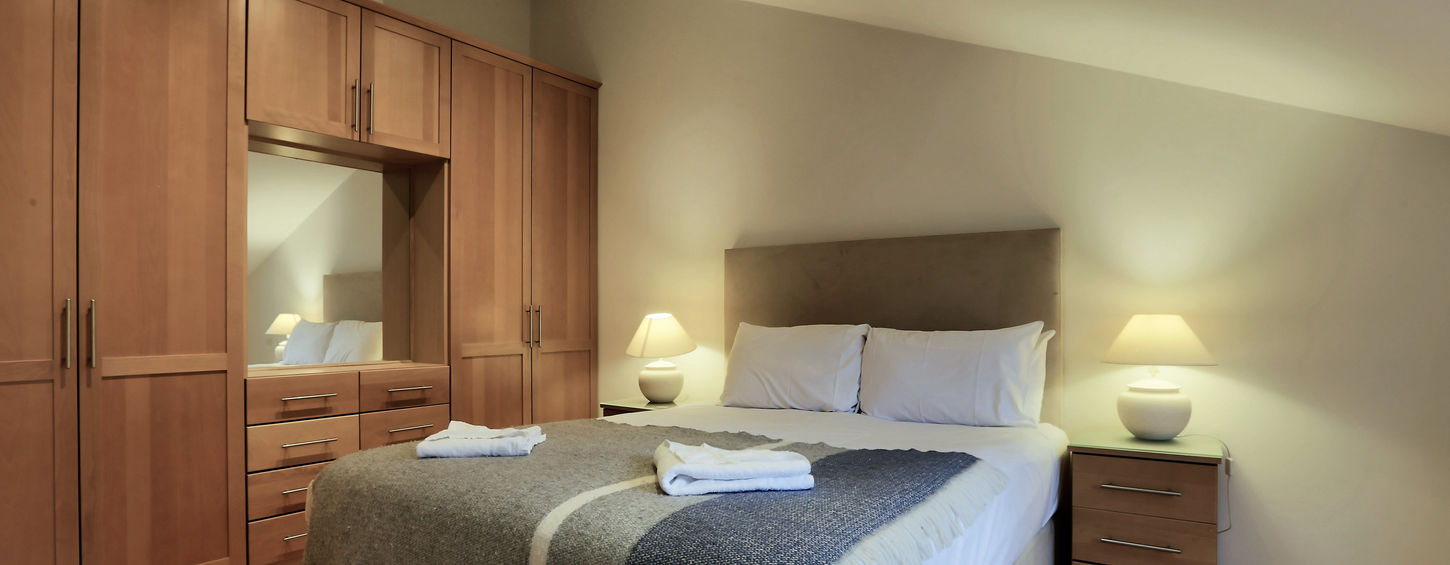 LAD LANE 26B - Bedroom Master (5).jpg