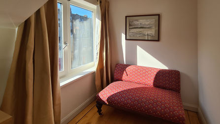 LAD LANE 26B - Bedroom Master (6).jpg