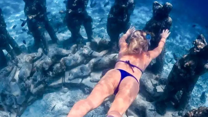 snorkeling on gili air island