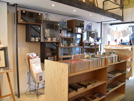 Por Mujeres y para mujeres: la librería y galería U-Tópica