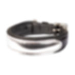 Schwarzes Lederhalsband mit Besatz aus glänzend silberfarbenem Leder.