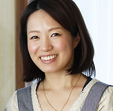 笑顔の女性