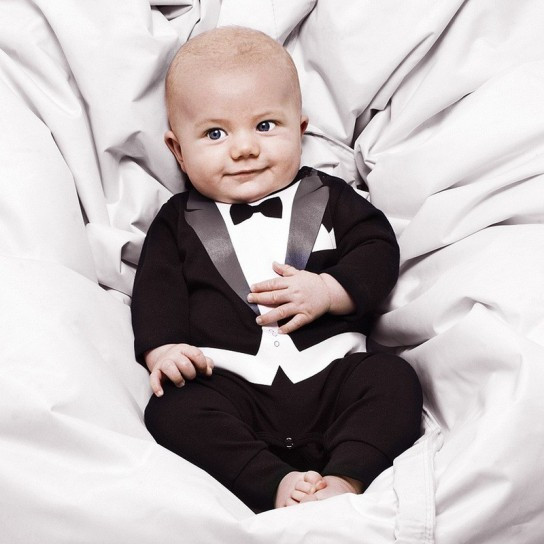 Vestidos para bautizo: Los más bonitos para niño y niña