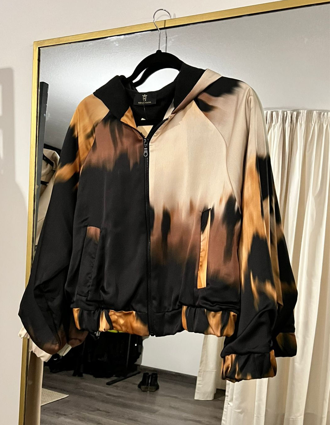 Campera con capucha Beige