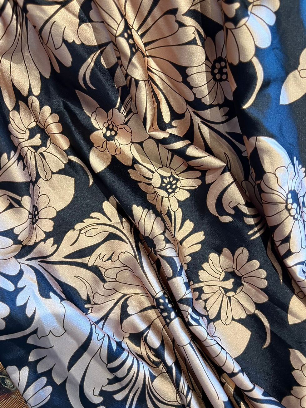 Miniatura: Pollera con Flores grandes