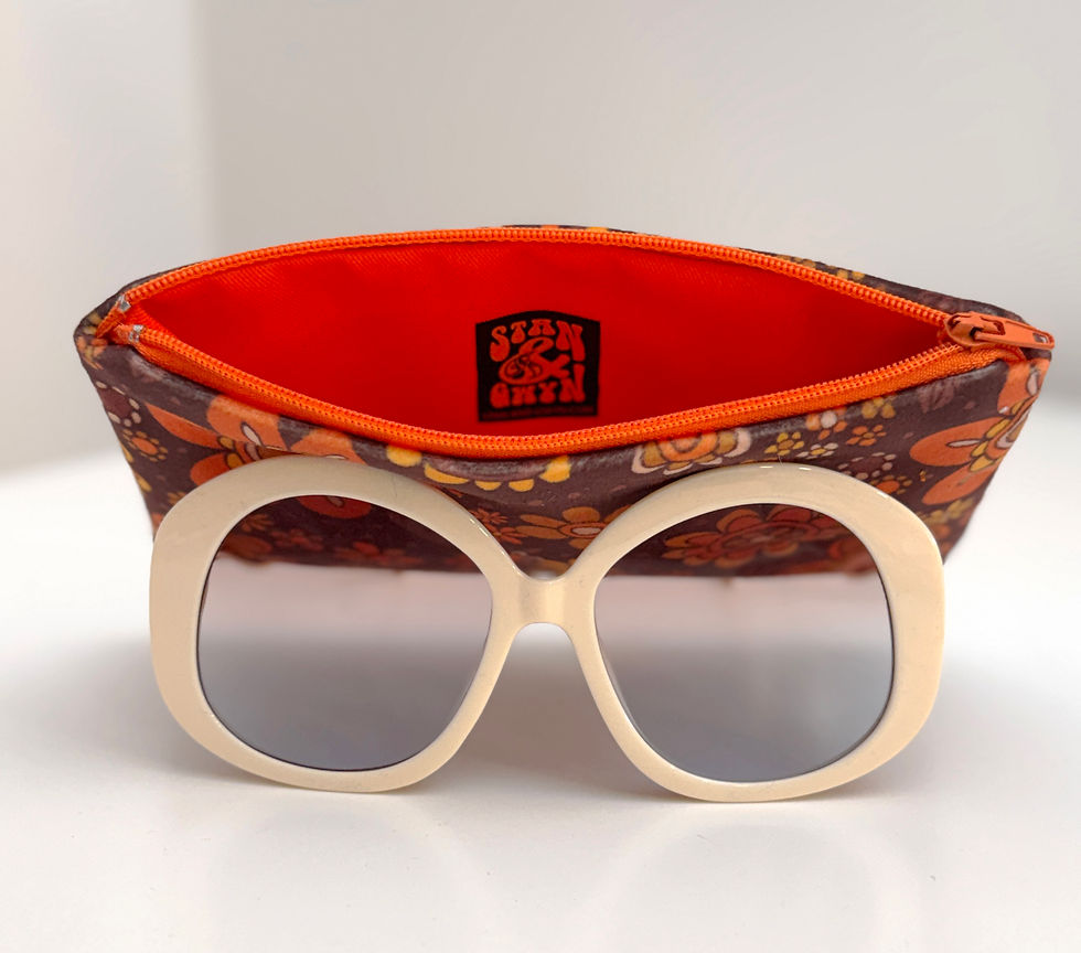 Miniaturebillede: 70's Cream Sunglasses and Floral Case