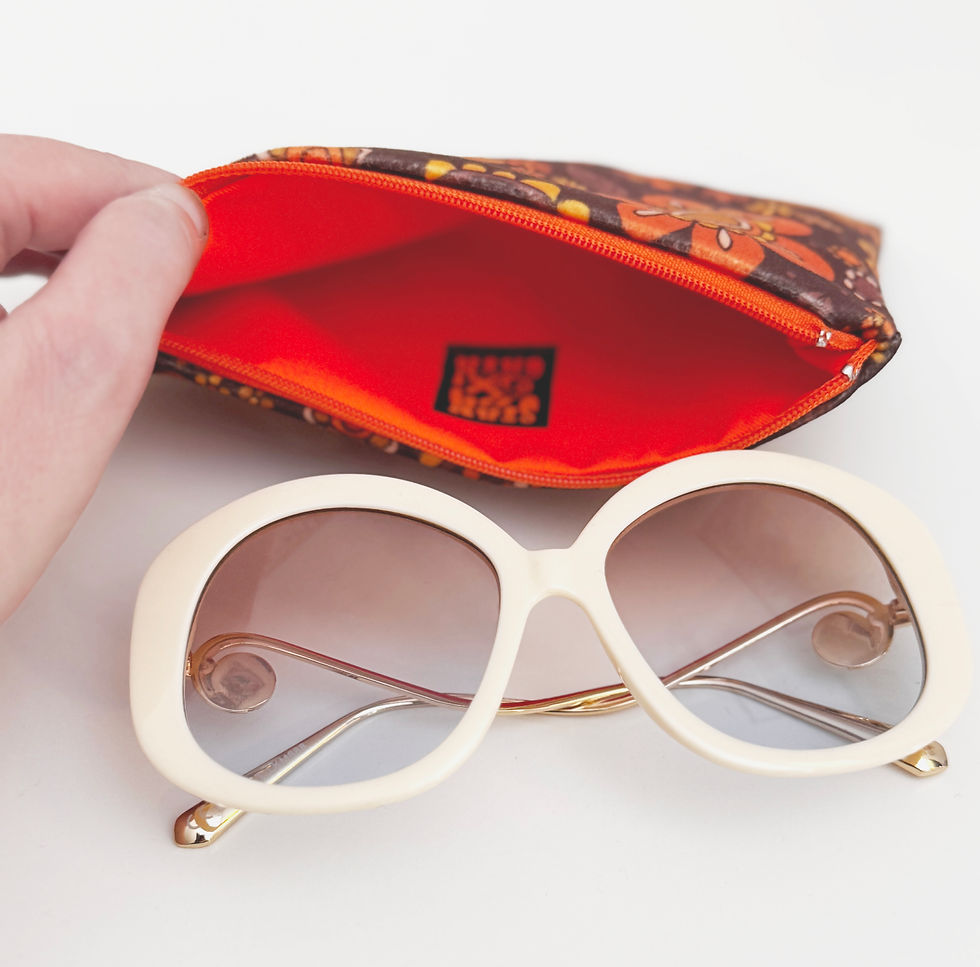 Miniaturebillede: 70's Cream Sunglasses and Floral Case