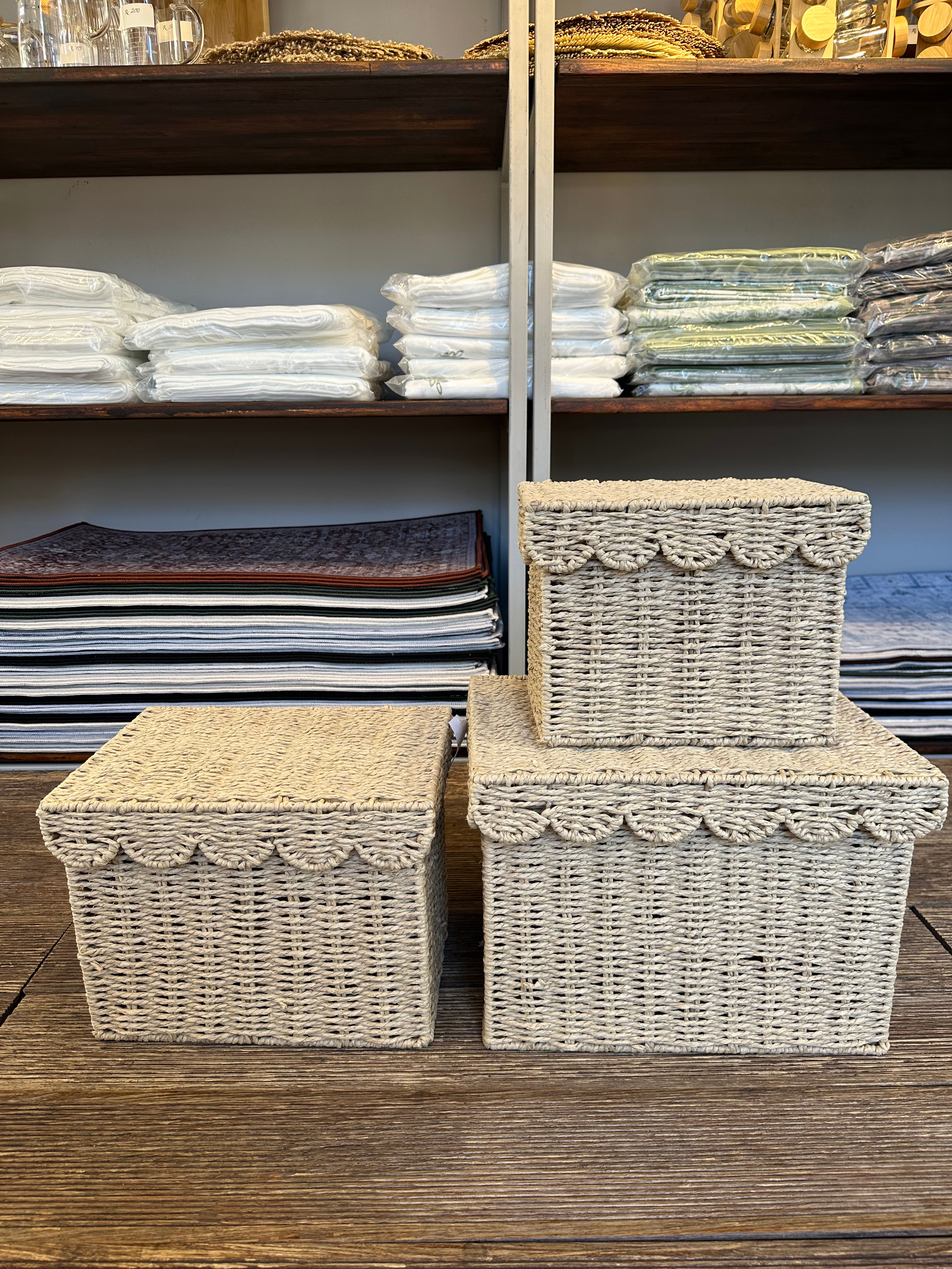 Storage box with cover Small