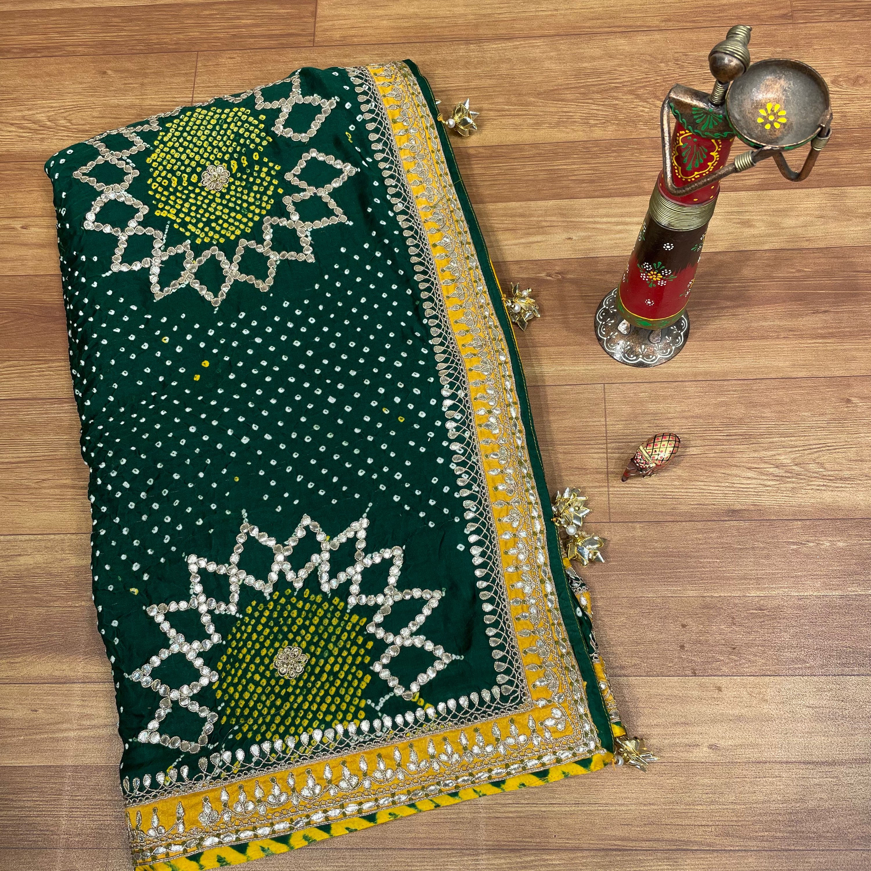Gota Patti Bandhani