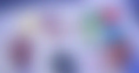 Smartphone com tela mostrando conta bloqueada ao lado de decisão judicial condenando Nubank e C6 Bank por bloqueio indevido de conta bancária