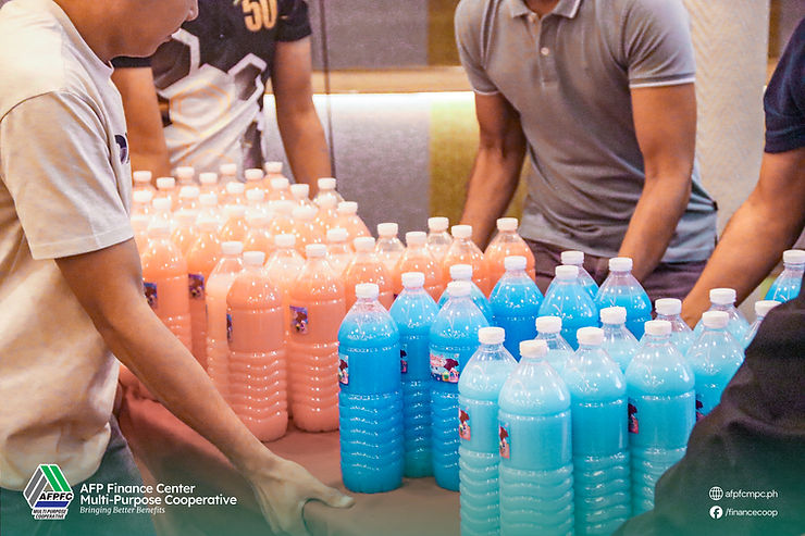 Participants were guided through the step-by-step preparation and production of dishwashing liquid and fabric conditioner, allowing them to gain firsthand experience in making the products.