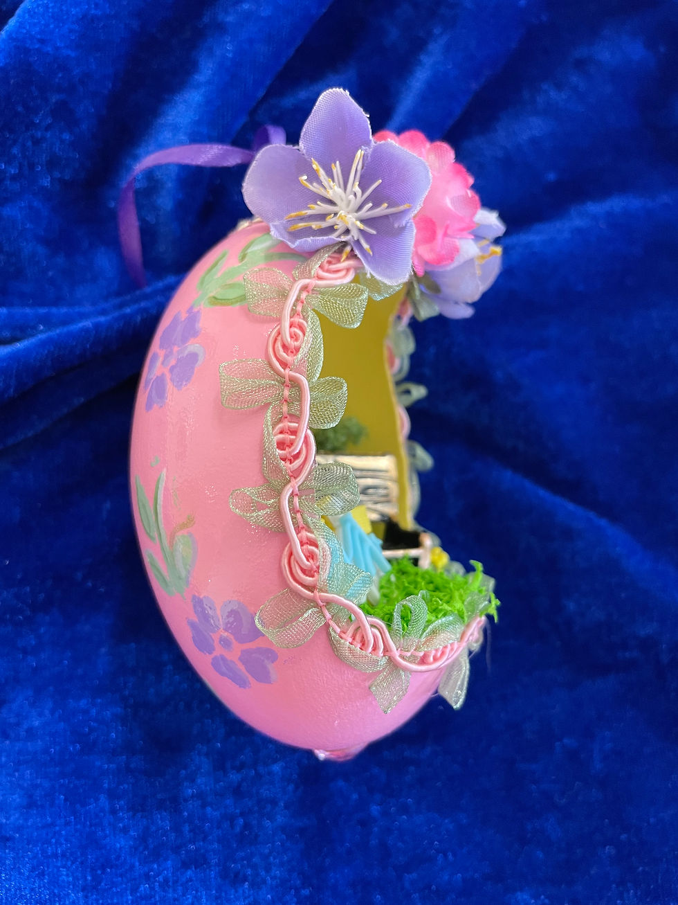 Thumbnail: Garden bench with bike goose egg ornament