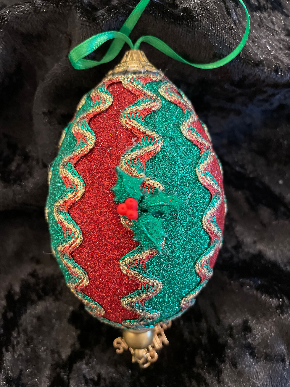 Minnie Mouse Christmas Tree ornament real egg