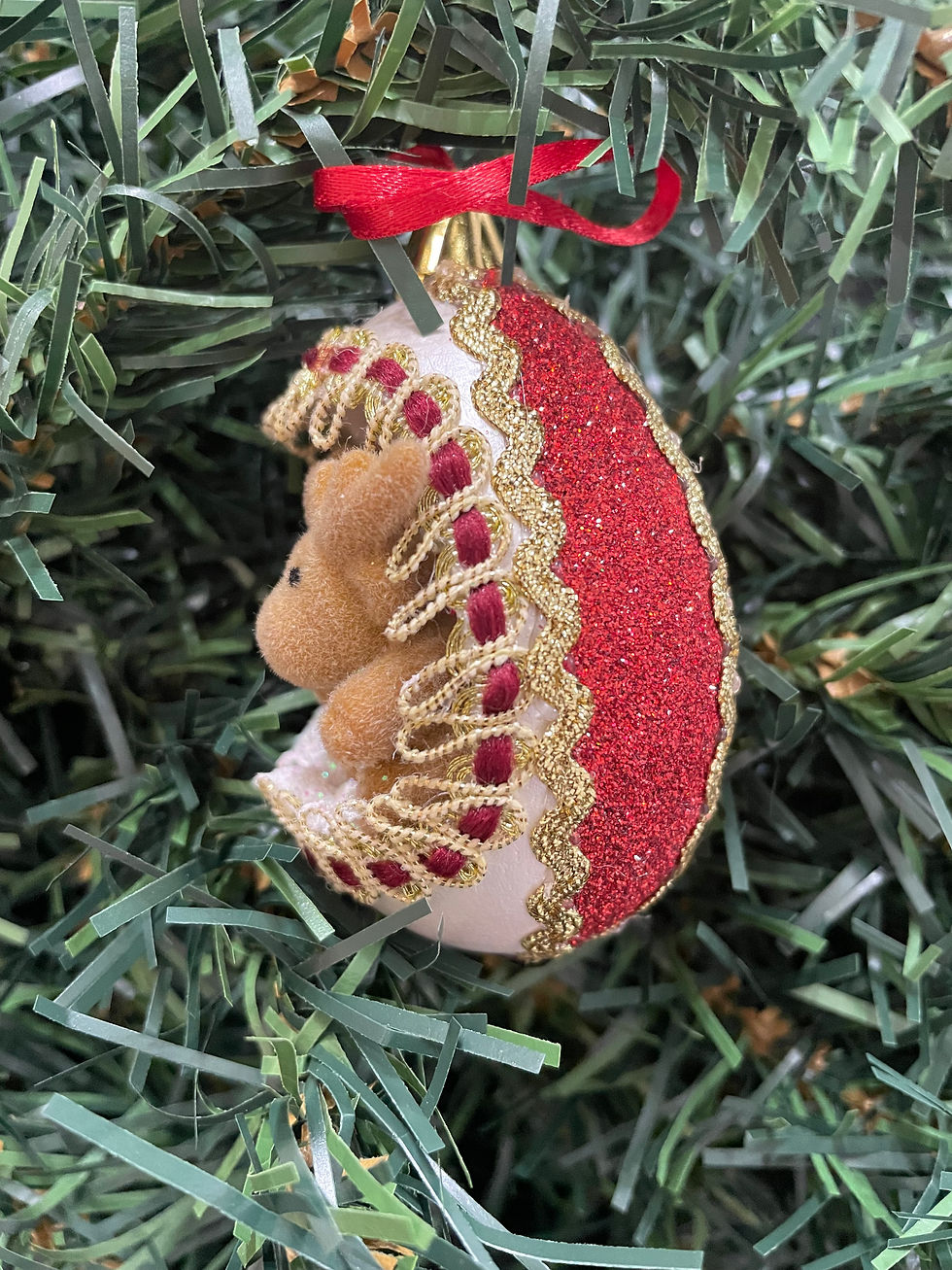 Thumbnail: Reindeer with Christmas ball cut chicken egg