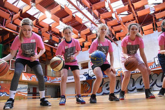 Děčínské dívky U13 na oblastním kempu v Chomutově