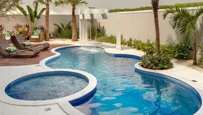 Banheira ou Piscina? Vantagens de cada uma