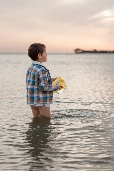 photographe famille a la rochelle en exterieur parents enfants