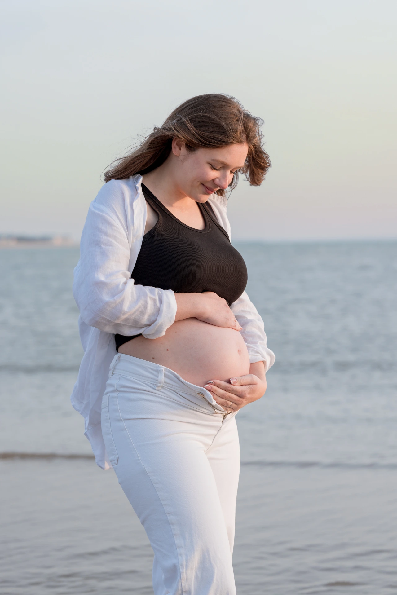 idée de tenue pour seance photo grossesse plage la rochelle photographe