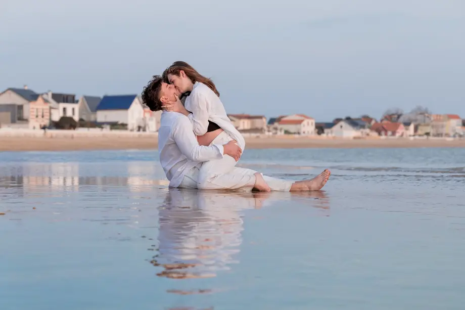 séance photo grossesse en couple la rochelle photographe chatelaillon plage
