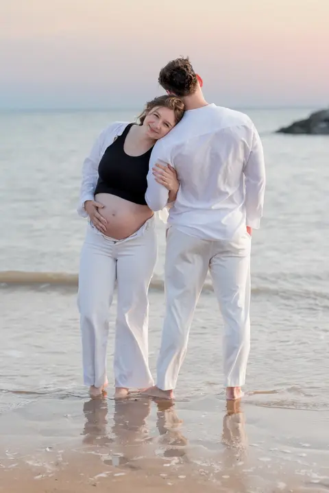 séance photo grossesse en couple la rochelle photographe chatelaillon plage