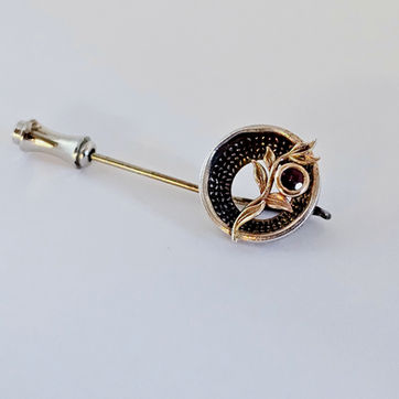 Design ref: Des Sutcliffe Memorial Pin