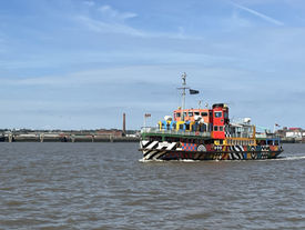 Hay muchas formas de descubrir Liverpool, la mejor...es viajar en barco, contemplar y descubrir su impresionante skyline desde las aguas del río Mersey.