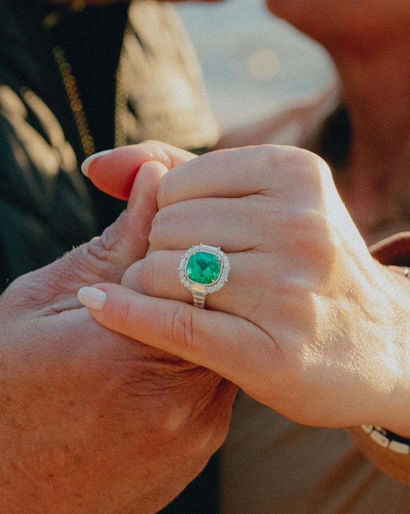 8170E9F3-D254-40E9-9305-B50E091859AB