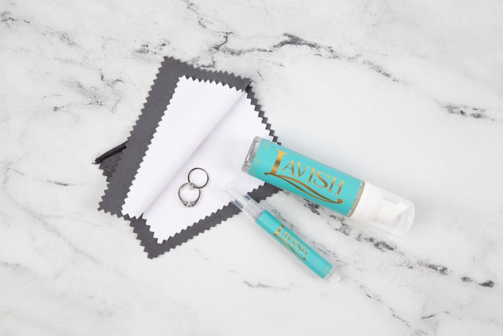 Lavishjewelry cleaner