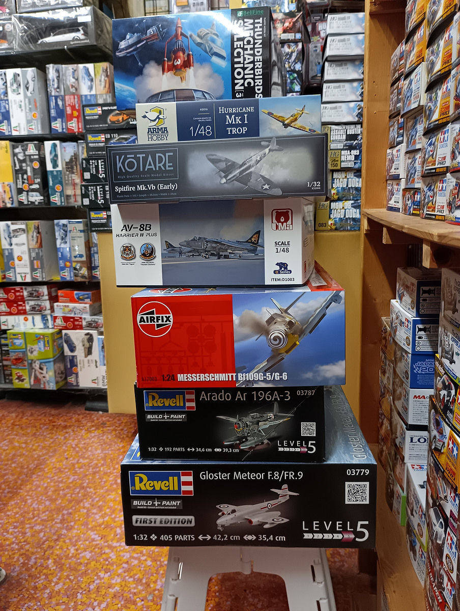 こちらは全て予約品です。お心当たりのある方はご来店ください。