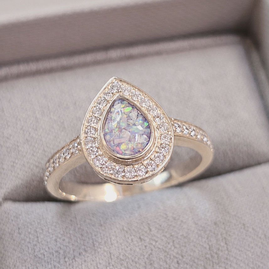 'Daphne' 9ct Gold Crystal Teardrop Memorial Ring