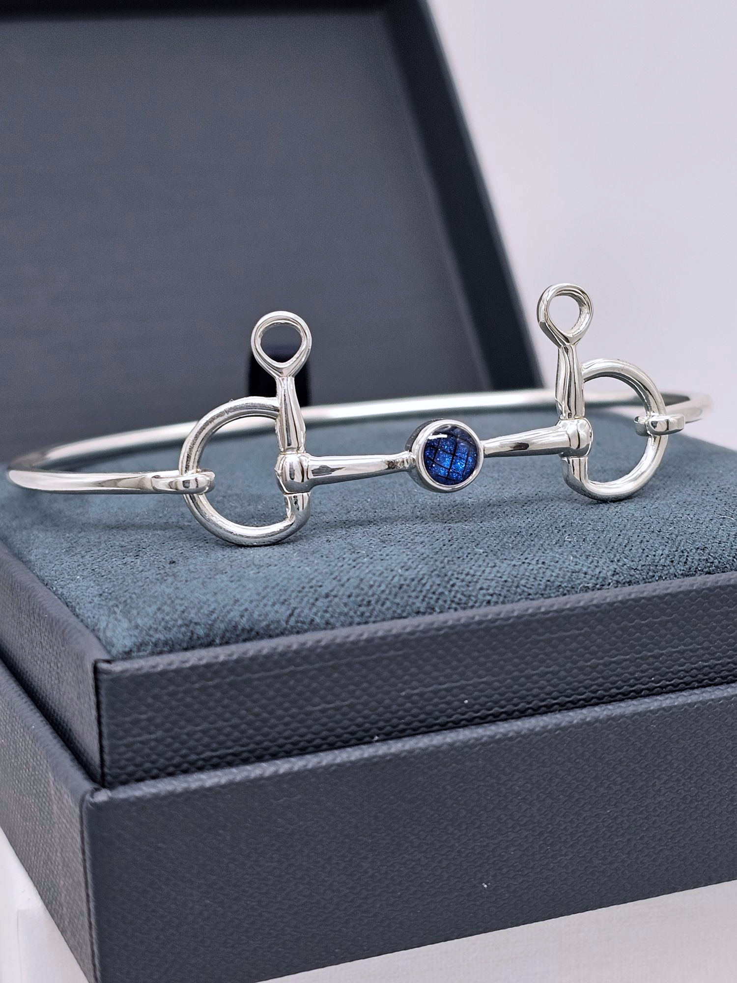  'Hanging Cheek' Sterling Silver Horse Hair Keepsake Bangle