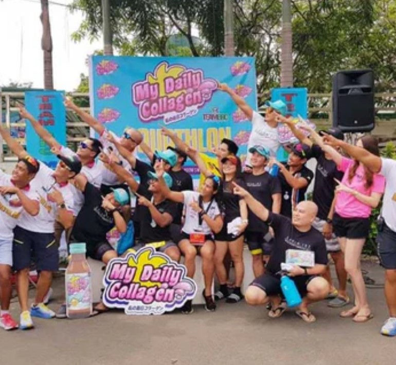 Triathlon participants group photo