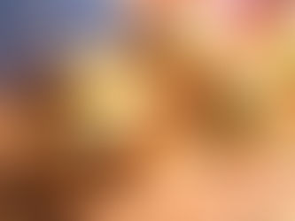 Tacos al pastor con carne de cerdo marinada en achiote y chiles, servidos en tortillas de maíz con piña, cebolla y cilantro, una receta tradicional de la cocina mexicana.