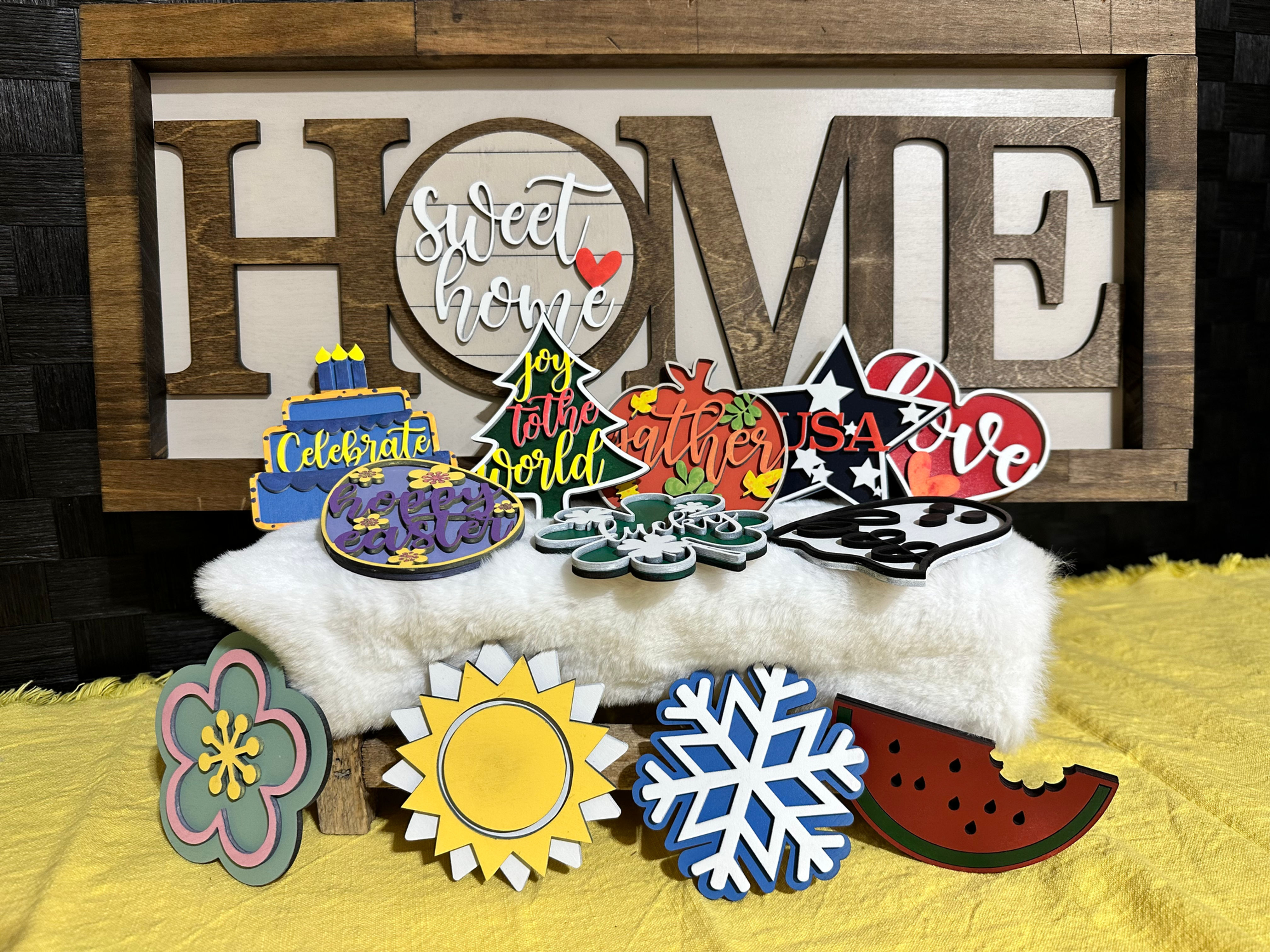 HOME sign with interchangeable season plaques