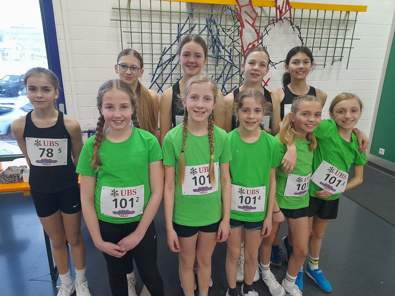 Leichtathletik-Gruppe am UBS Kids Cup Team