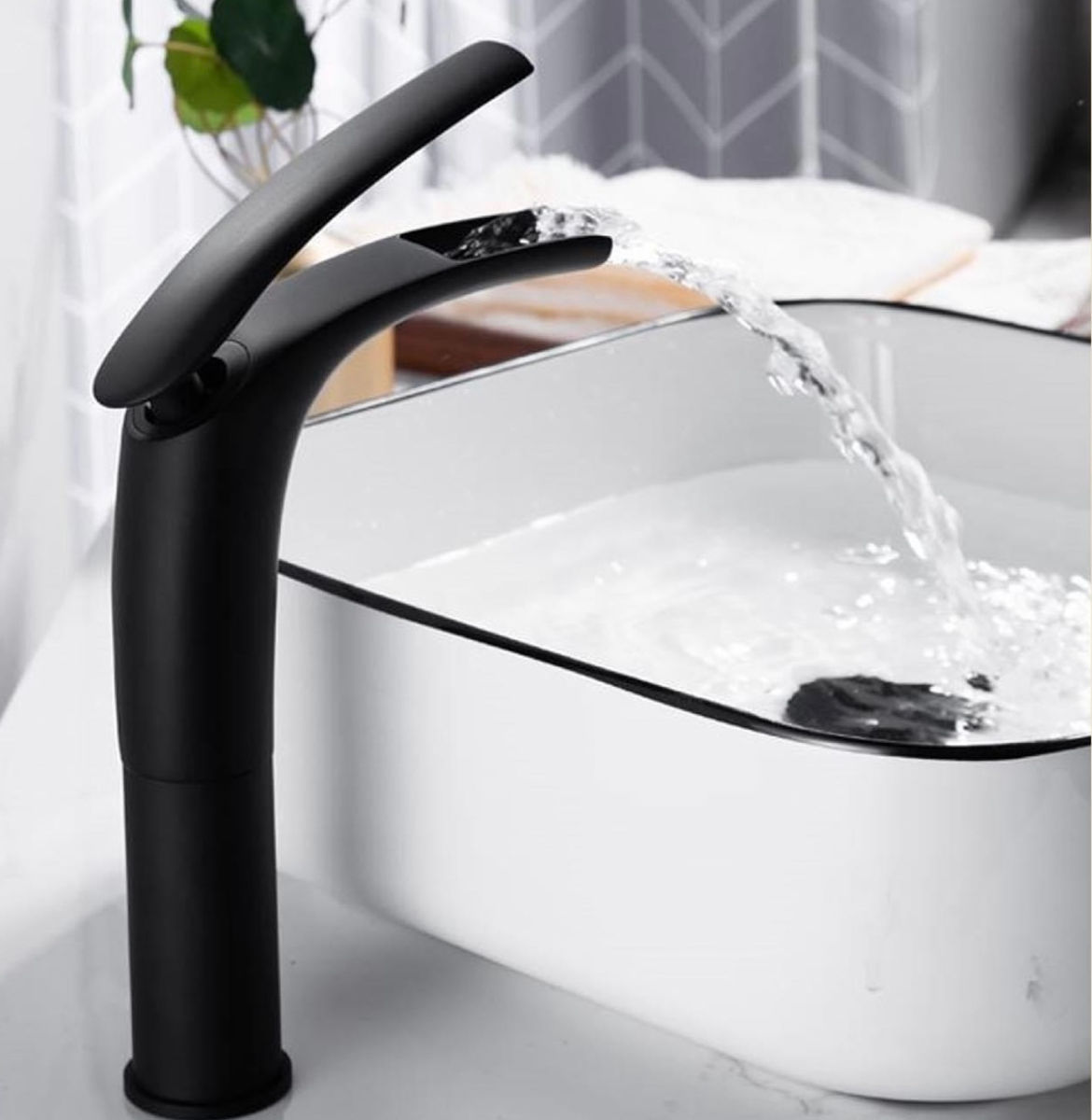 خلاط حوض ديكور اسود فتحة شلال