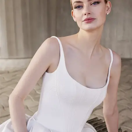 What Wedding Dress Neckline Fit me?