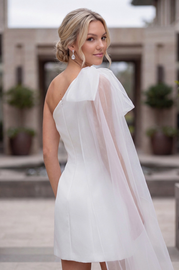 Thumbnail: Madison Mini White Wedding Dress