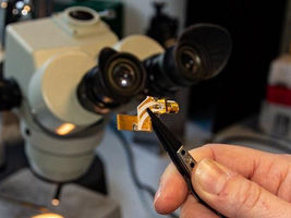 Using sound and light to generate ultra-fast data transfer