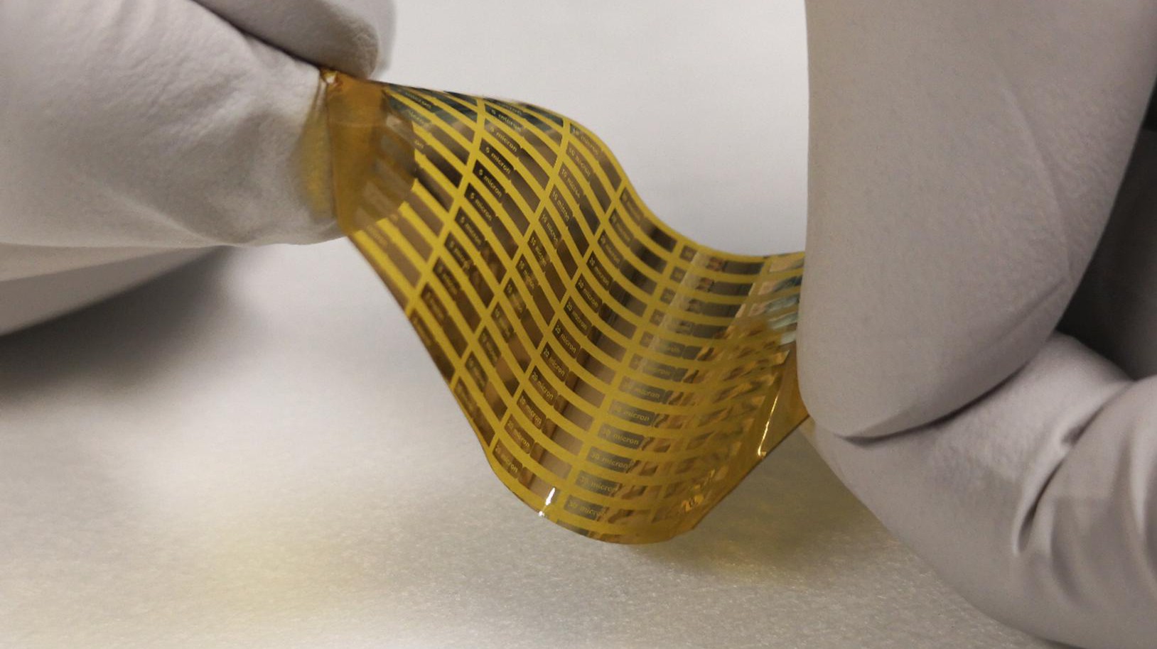 The nanoscale terahertz wave generator can be implemented on flexible substrates. @ EPFL / POWERlab