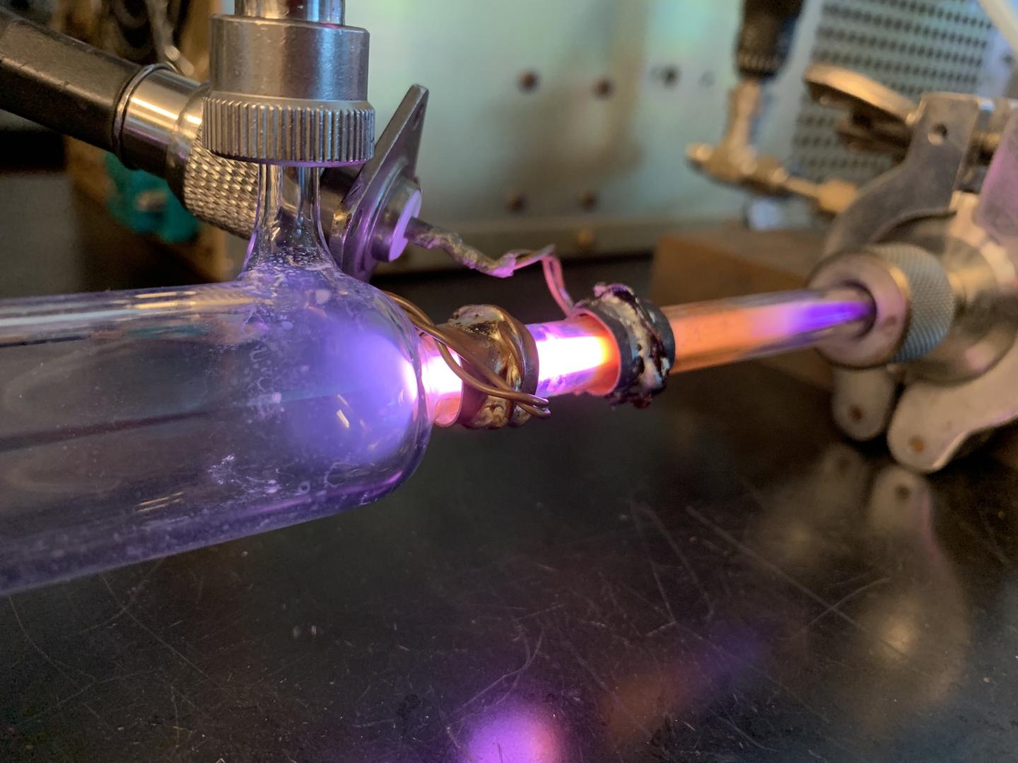 Silicon nanocrystals are formed by a silane gas in a plasma process. @ Lorenzo Mangolini/UC Riverside