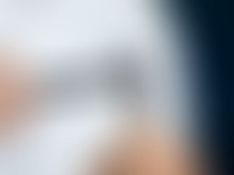 Visualizing strong magnetic fields with neutrons