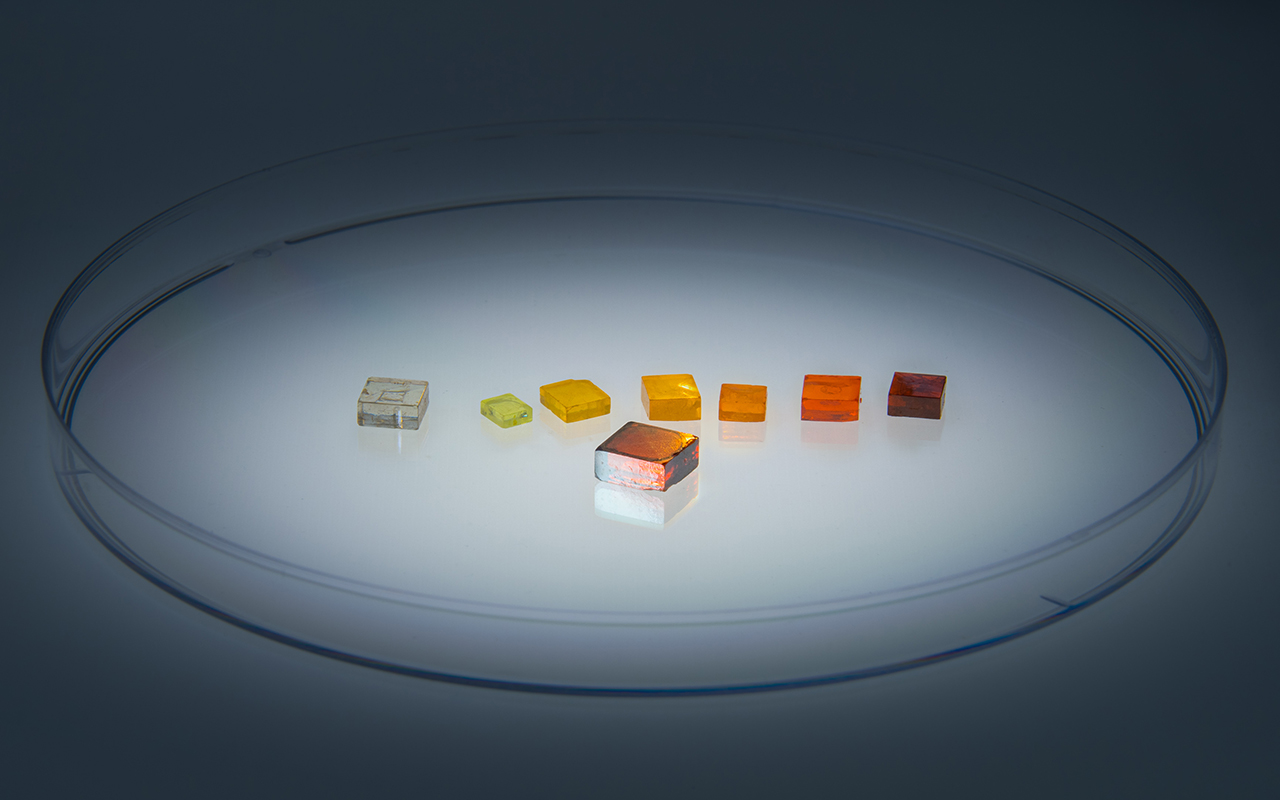 train-engineered, single crystal thin film of perovskite grown on a series of substrates with varying compositions and lattice sizes. @ David Baillot/UC San Diego Jacobs School of Engineering